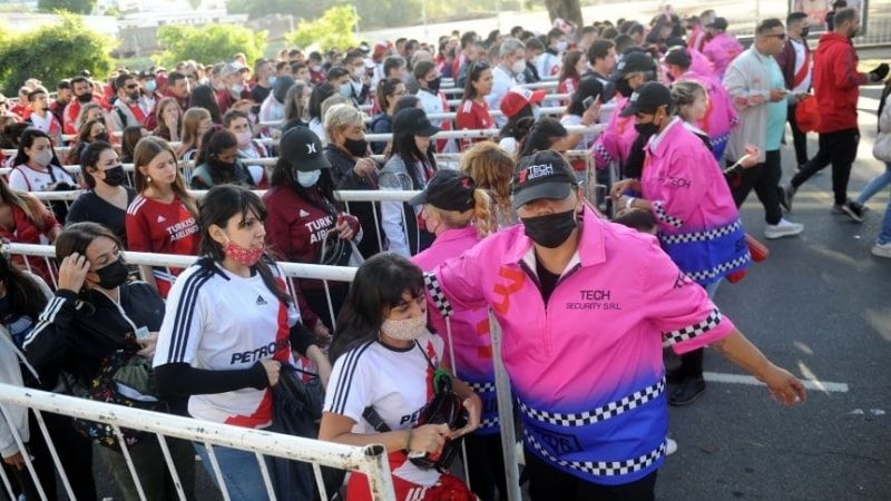 River suspendió a 1.048 socios que intentaron colarse