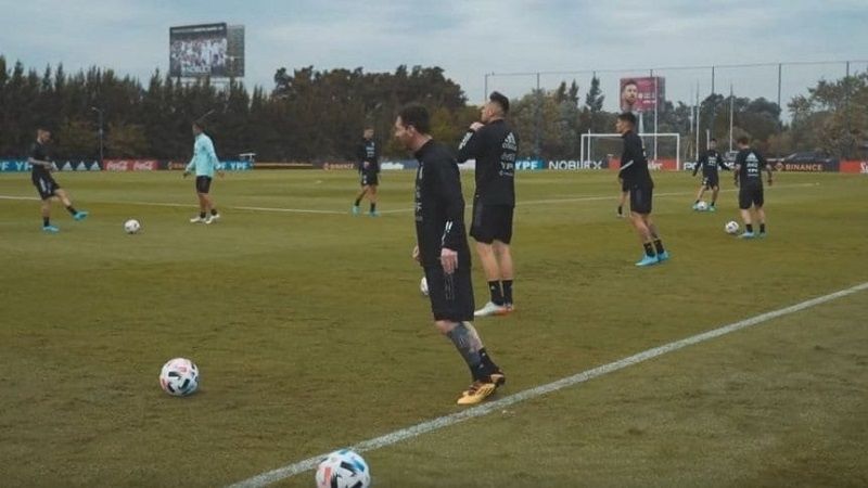Messi ya entrena con la Selección de cara a Venezuela