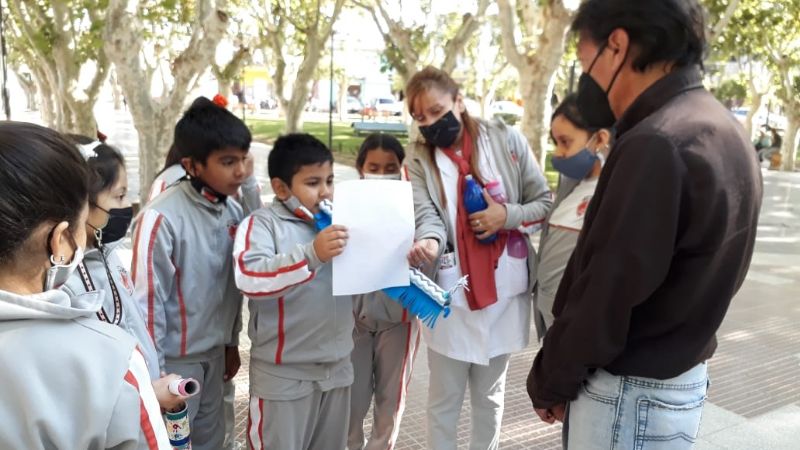 En el Día Mundial de la Poesía, susurraron versos