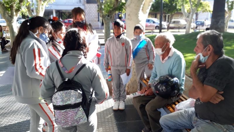 En el Día Mundial de la Poesía, susurraron versos