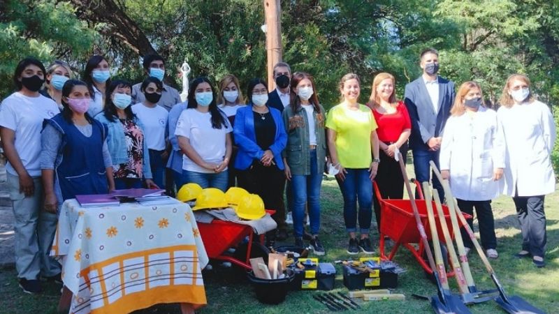 Mujeres Constructoras reciben matrícula y herramientas de trabajo