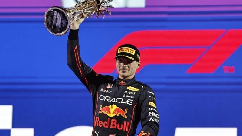 Verstappen relegó a Lecrerc en Arabia Saudita