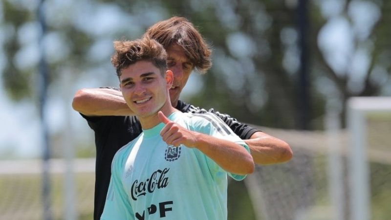 Álvarez y otros tres ex River serían titulares en Ecuador