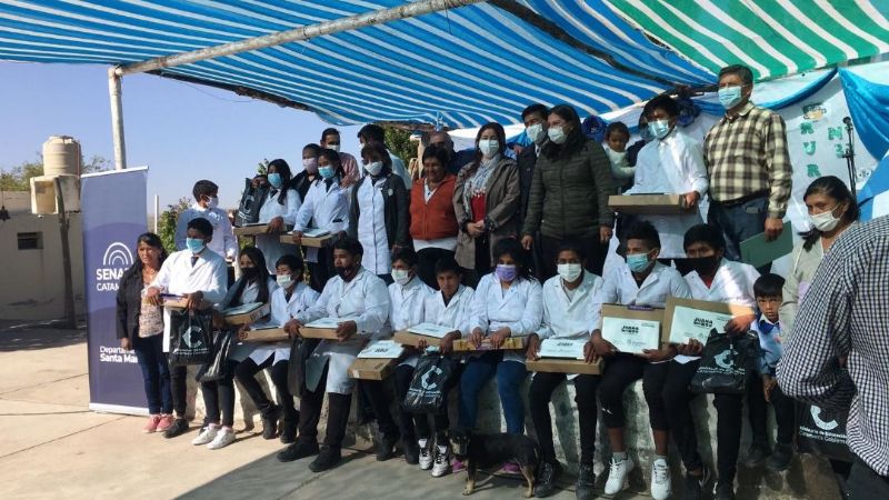 Educación entregó Notebooks a alumnos de Belén y Santa María