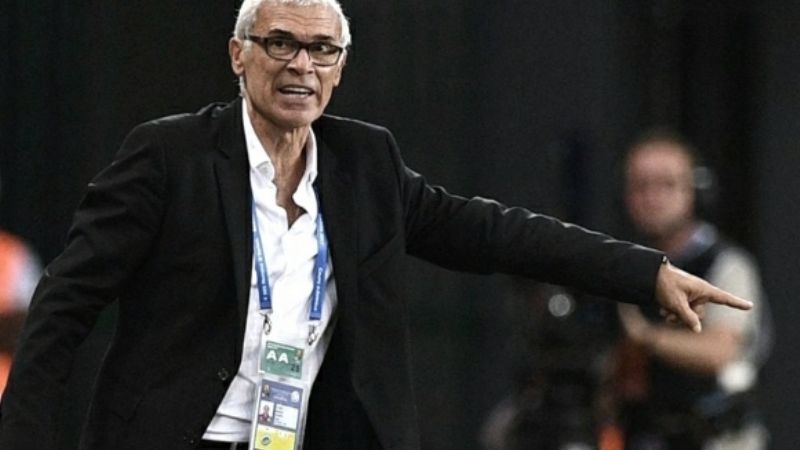 Se definen las cinco plazas de África con el DT Héctor Cúper como protagonista