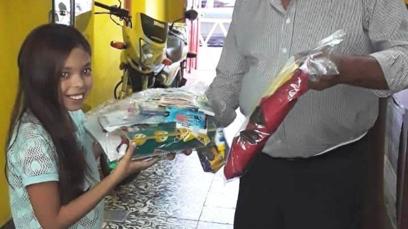 Entrega de Bolsones Escolares