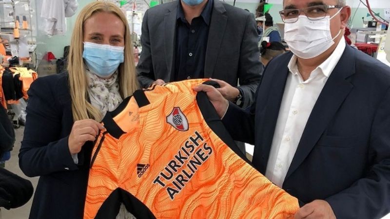 Avanzan gestiones para la radicación de fábrica Nike y Adidas en Catamarca