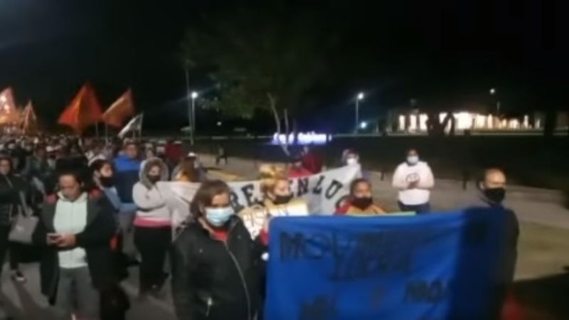 Acampe de organizaciones sociales frente a Casa de Gobierno