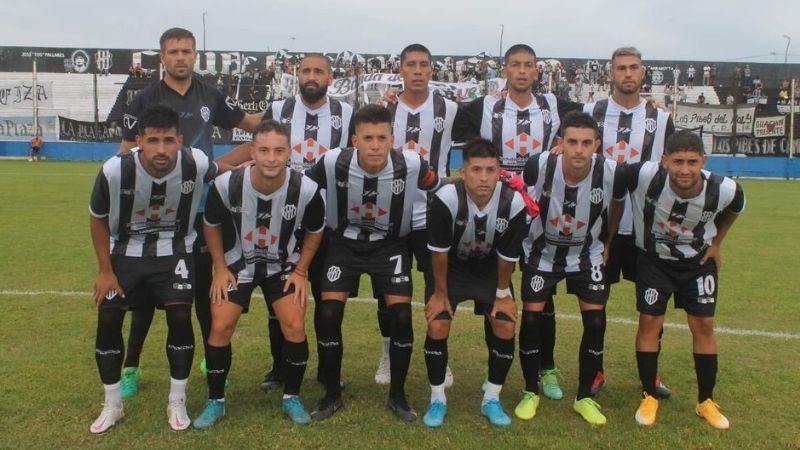 El Porvenir echó a ocho jugadores por "ir a menos"