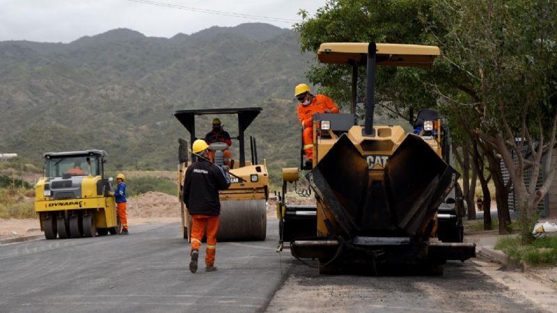 Gustavo supervisa el avance de importantes obras en la ciudad