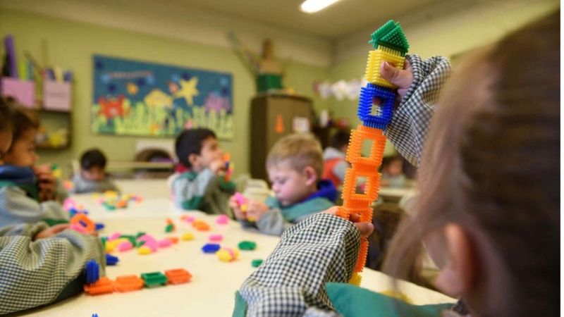 Padres toman un jardín de infantes