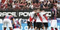 TODOS LOS ABRAZOS para Paulo Díaz, que hizo un golazo de cabeza, aunque no celebró por su pasado en el 
