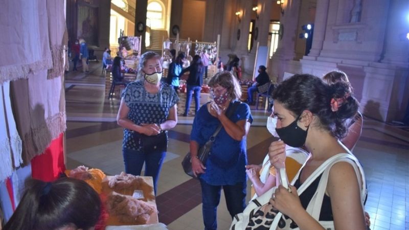 Tejedoras catamarqueñas muestran su arte en el Centro Cultural Kirchner