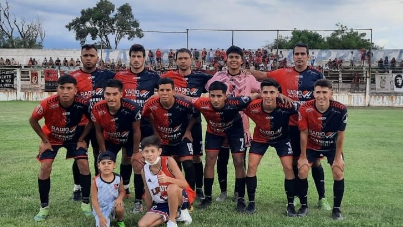 Defensores de Esquiú se “copó” con “Botineros