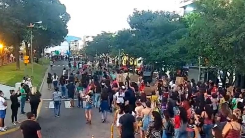 Mujeres marcharon por las calles de la ciudad