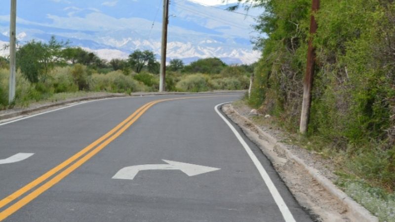Continúan las reparaciones en la calzada de la Ruta 40