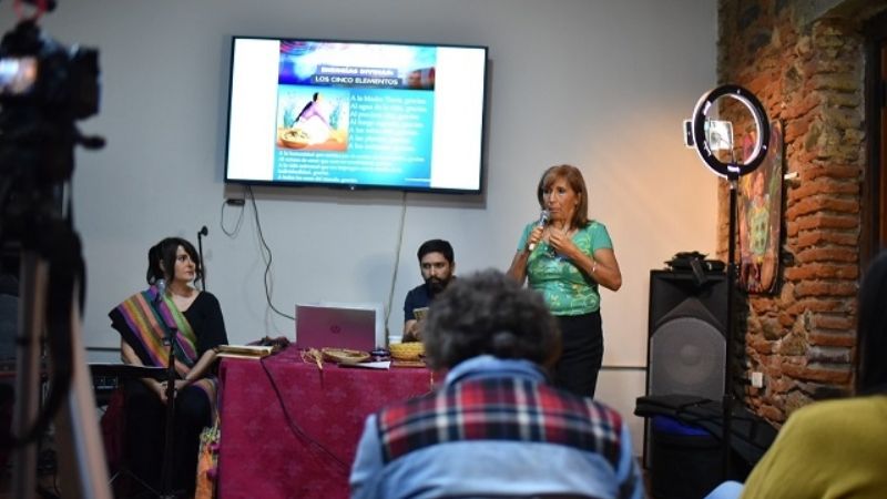 Cerró el Mes de la Mujer con un conversatorio sobre la energía femenina