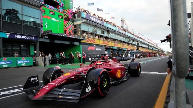 Leclerc, con Ferrari, larga adelante en Australia