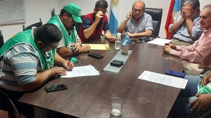 Aumento salarial para municipales de Chumbicha