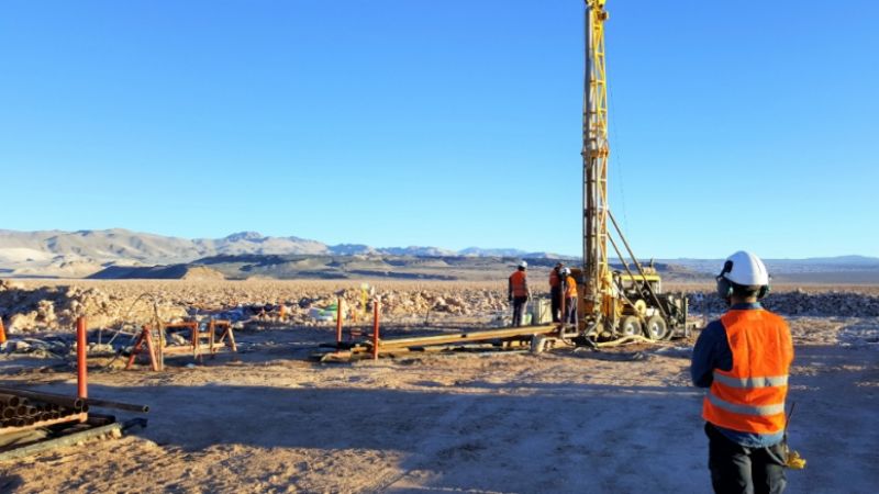 Interés de Ford en litio catamarqueño: firman memo con Lake Resources