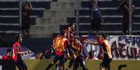LOS PARAGUAYOS de Cerro Porteño festejaron ante Colón.