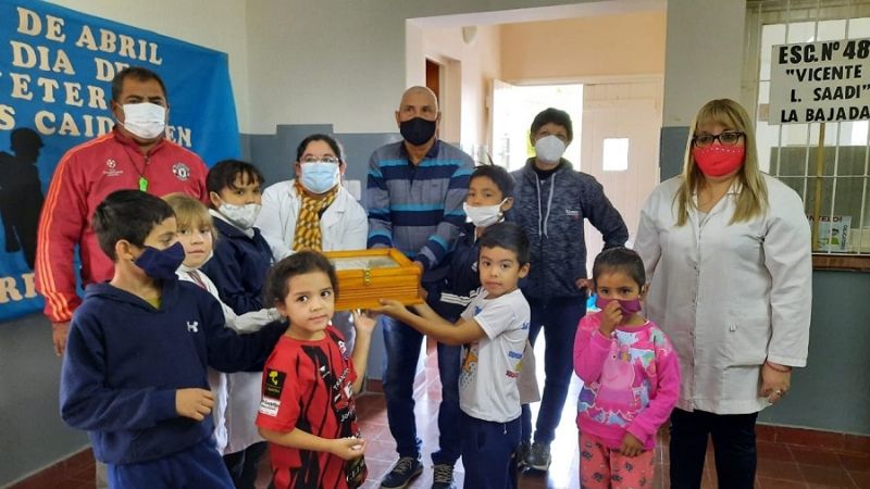 La familia Arias cumplió con escuelas de La Bajada y El Portezuelo