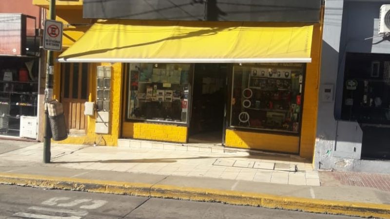 Actividad plena en jueves no laboral en los comercios