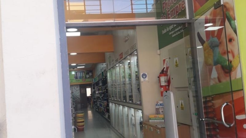 Actividad plena en jueves no laboral en los comercios