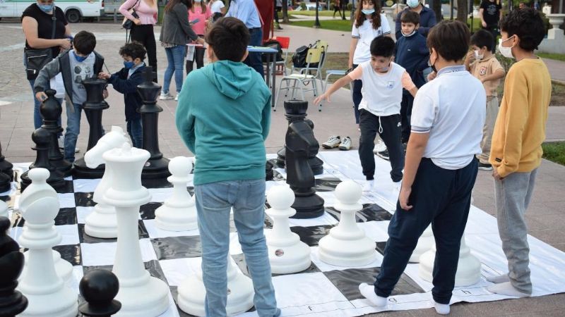 La ministra de Educación celebró junto a los chicos el día del Ajedrez Escolar