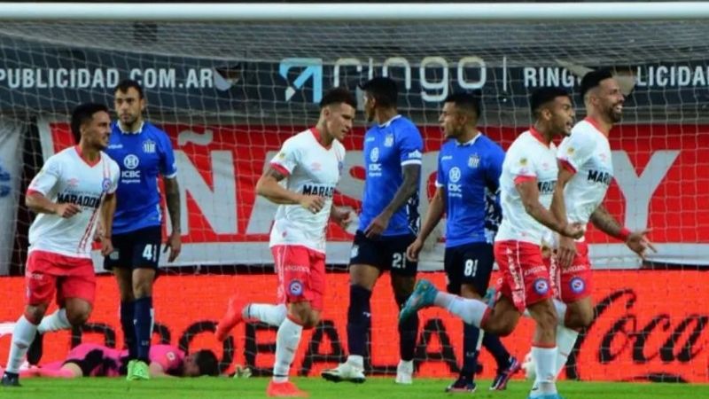 Argentinos Jrs. le dio otro golpe a Talleres