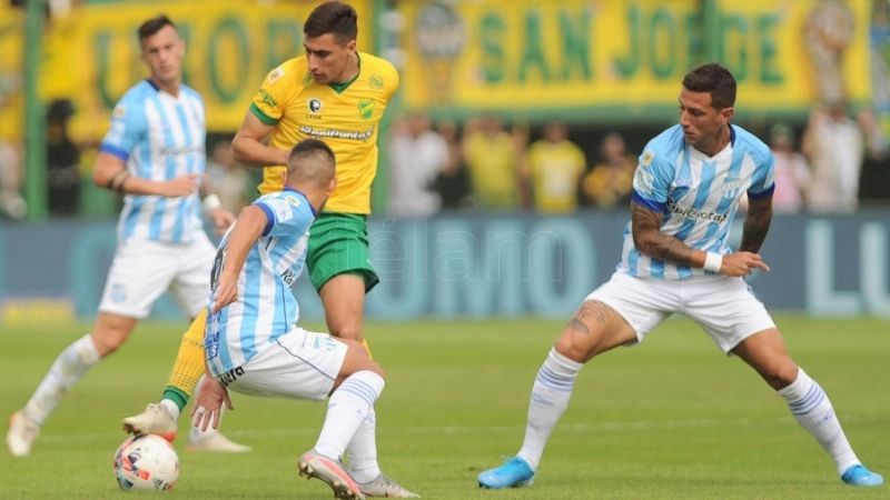Defensa-Atlético y Godoy-Vélez, puro empates