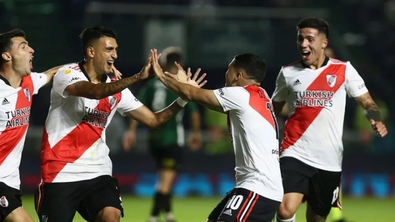 River se lo dio vuelta a Banfield con un penal de VAR