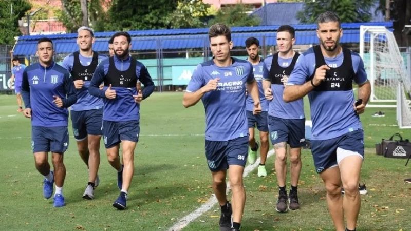 Racing ya busca renovar con Gago como DT