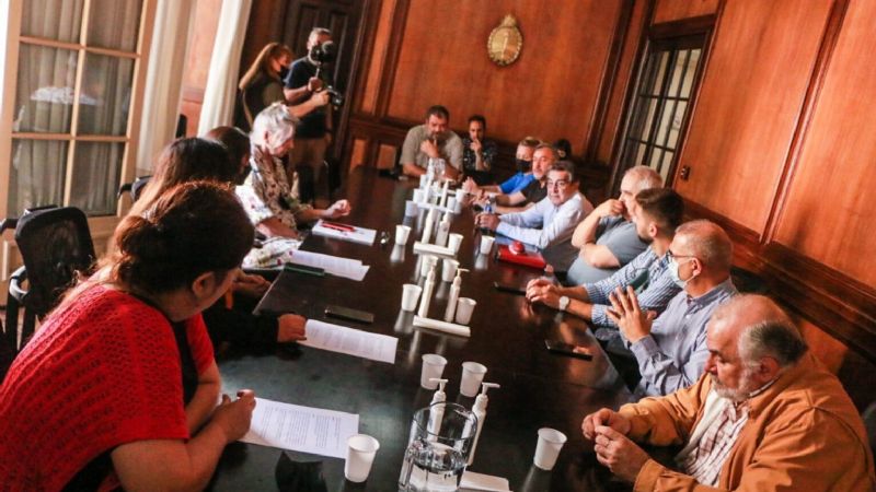 Gremios estatales cerraron un 10% extra a la paritaria 2021