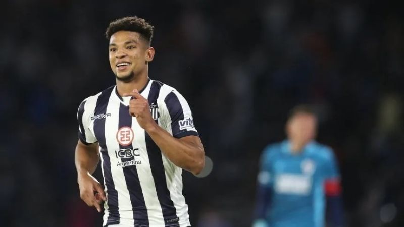 Talleres le ganó a River, que sigue de escolta