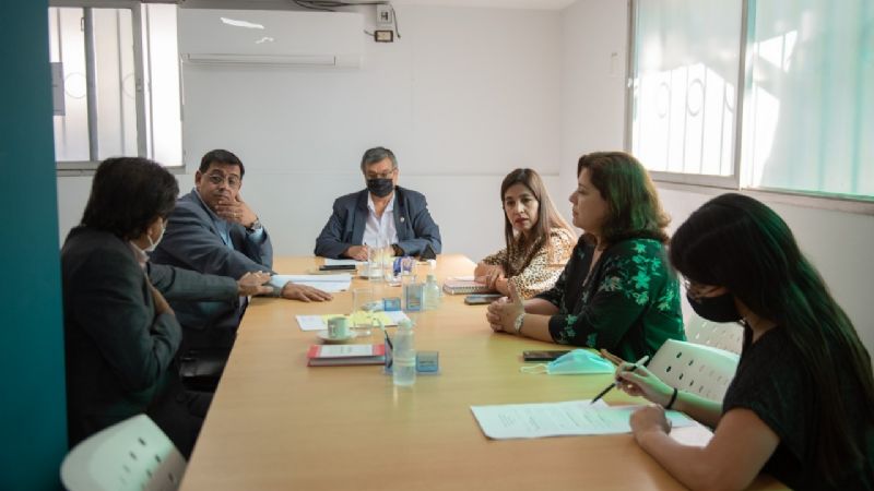 Senadores buscan un destino para vehículos abandonados