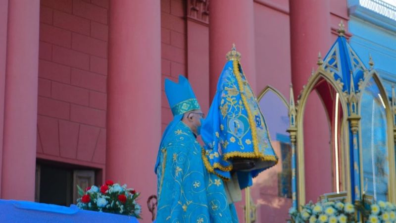 Emotiva bajada de la Virgen del Valle