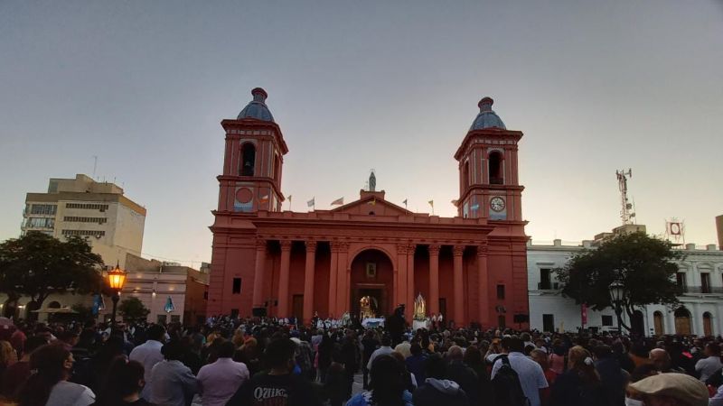 Emotiva bajada de la Virgen del Valle