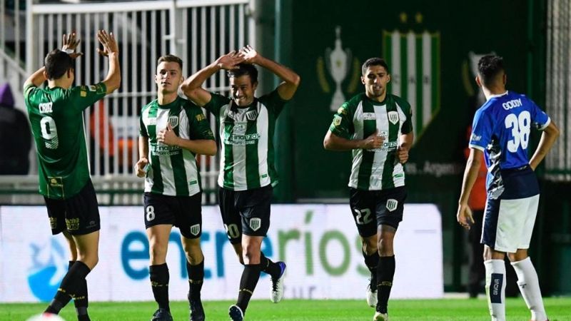 Banfield venció a la “T” y empate de Barracas-Vélez