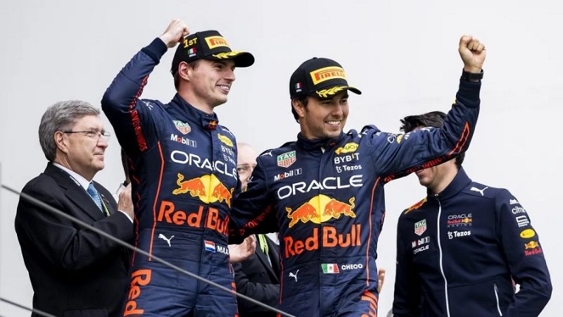 Max Verstappen voló en Imola y Red Bull celebró el 1-2