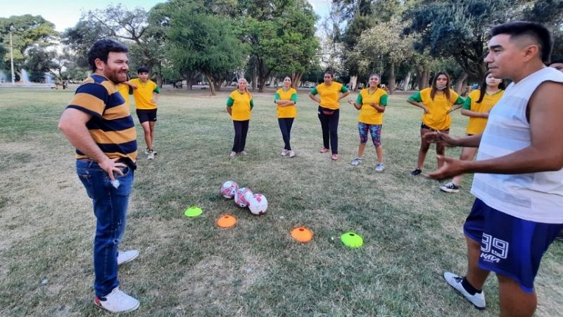 El concejal Dusso junto al Equipo de Fútbol Mixto “LT”