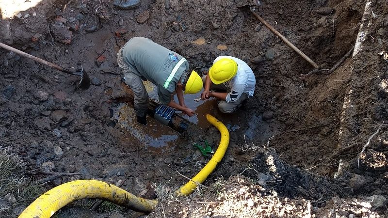 Operativo de reparación de pérdidas de agua en la Zona Norte