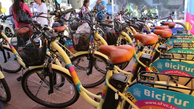 Presentaron el BiciTur, la nueva propuesta turística en la Capital
