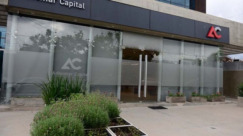 Adhemar Capital: detuvieron a un policía en Córdoba