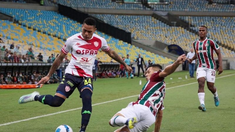 Unión rescató valioso empate ante el “Flu” y es puntero