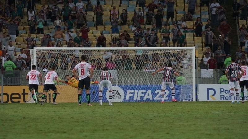 Unión rescató valioso empate ante el “Flu” y es puntero