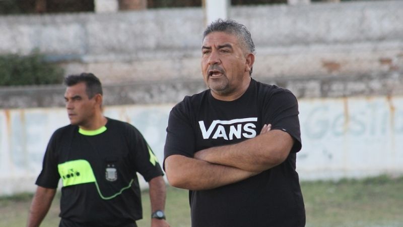 Roque Ferreira renunció como DT de La Estación