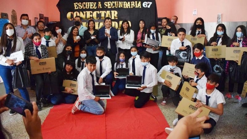 Alumnos de El Salado ya cuentan con sus netbooks
