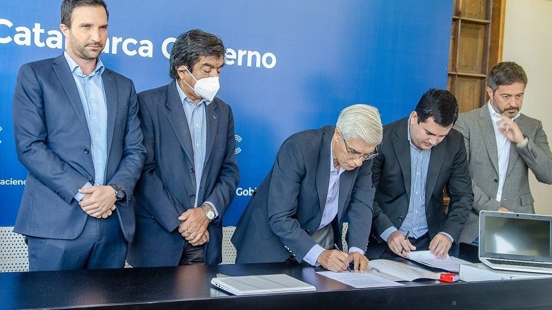 Lanzan líneas de créditos y ventas en comercios de notebooks producidas en El Pantanillo