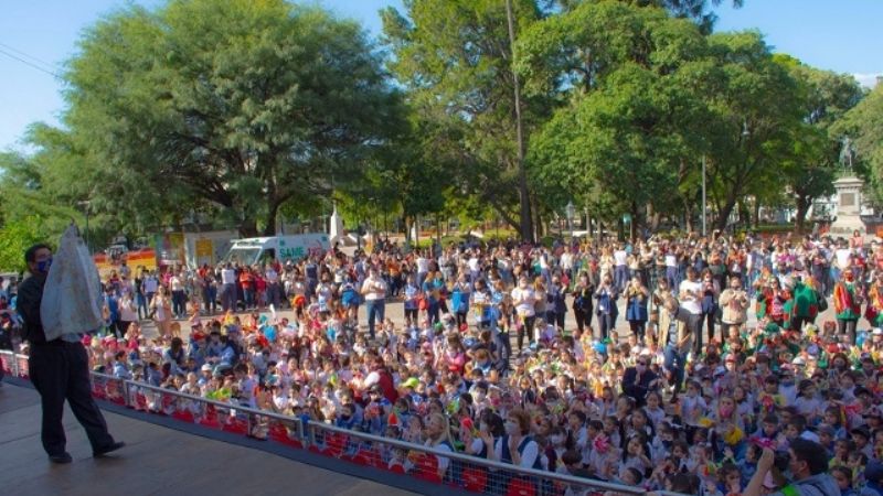 Emotivo y colorido homenaje de los jardines de infantes a la Virgen